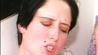 Milf in reizwaesche nutz jede gelegenheit Fremd zu ficken