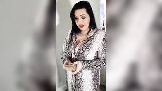 Hotwife Milf pays you for naughty extras, she's a cheating cuckoldress